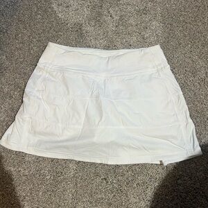 Super cute white tennis skirt from lululemon